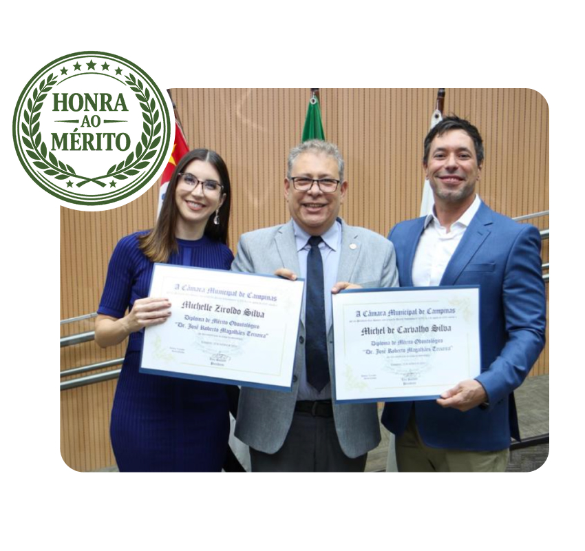 Certificado de Prêmio de Honra ao Mérito concedido pelo Conselho de Odontologia de Campinas, moldura elegante, fotografia realista